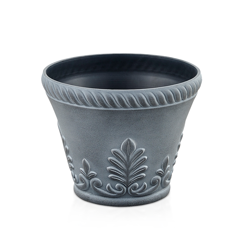 Patio Planters / Plastic Garden Pots
