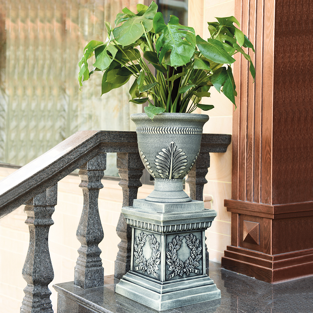 Leaf Pattern Plastic Urn Flower Pot